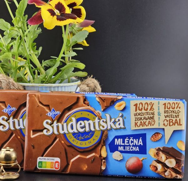 Шоколад Studentska Mlecna Молочний з арахісом родзинками і желе 180 г